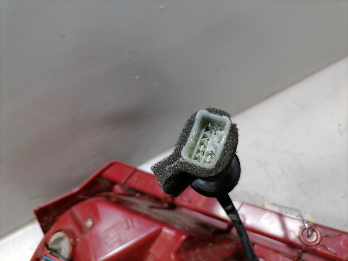 Chevrolet Aveo original R&uuml;cklicht R&uuml;ckleuchte Heckleuchte rechts rot wei&szlig; BJ09